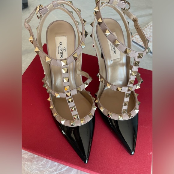 Valentino Garavani Shoes - Valentino Rockstud pumps